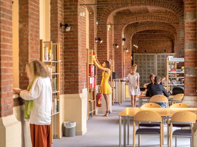 Salle des archives Bibliothèque D'agglomération du Pays de Saint-Omer