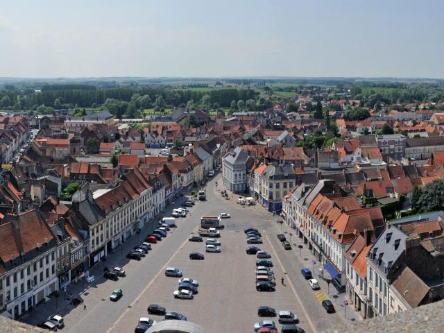 Grand-Place 2010 - Aire-sur-la-Lys (1)