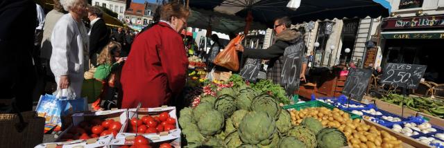 Marché Place Foch 2011 Saint Omer