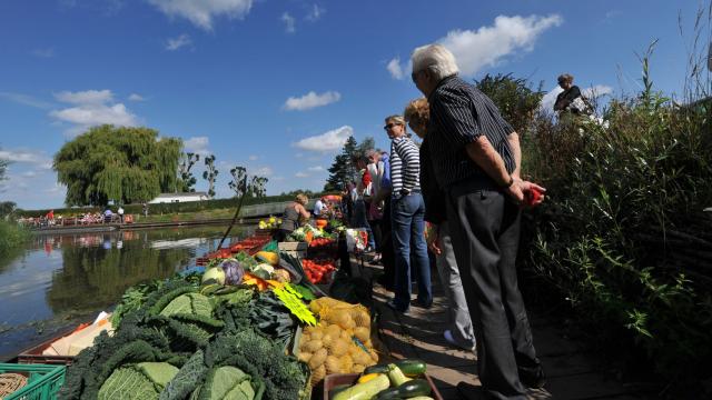 Marché Sur L'eau Marais Isnor 2011 Clairmarais