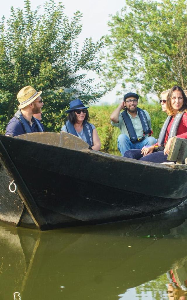 Gruppe en Bacôve aux Faiseurs de Bateaux marais Audomarois