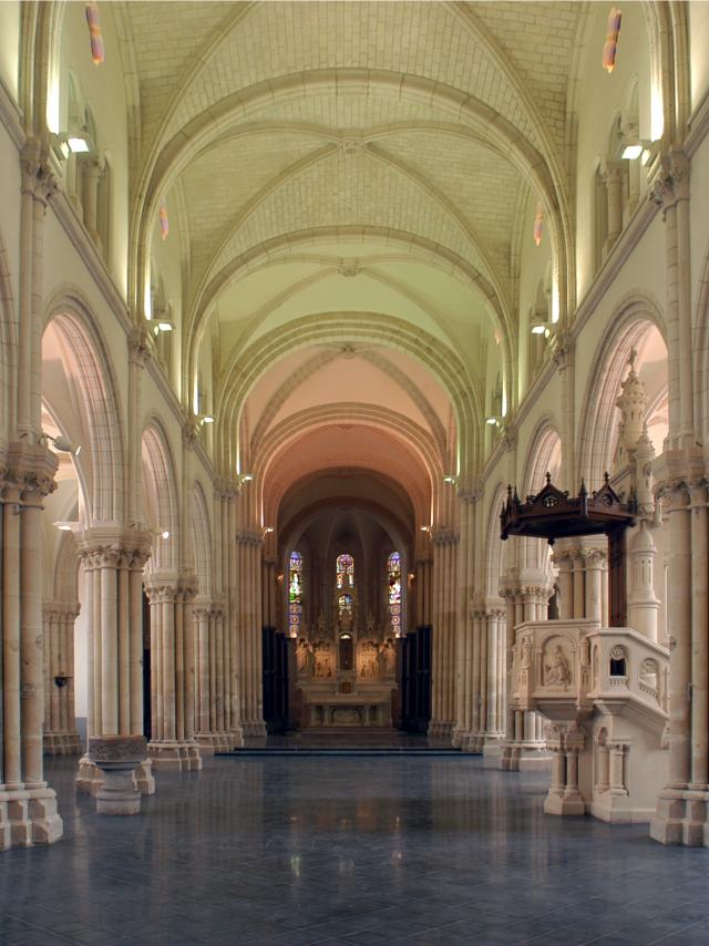 Church Sainte-Colombe Nave Blendecques (1)