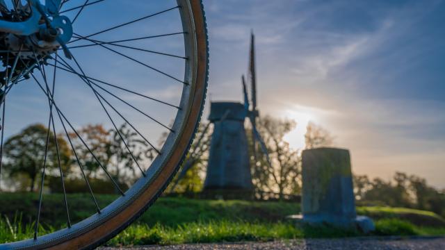 Bicycle in front of a mill in the Saint-Omer area