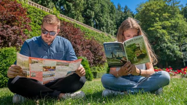 Our brochures in the public garden of Saint-Omer