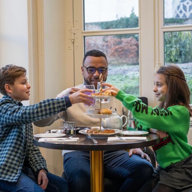 Une famille brunch au Passage Merveilleux à Saint-Omer