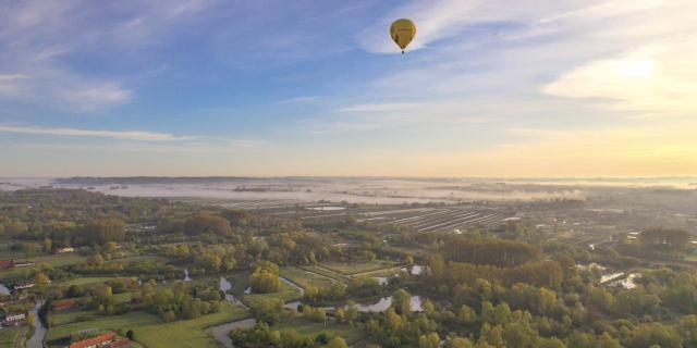 Fond Mongolfiere