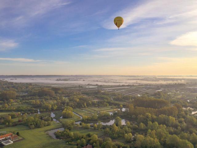 Fond Mongolfiere