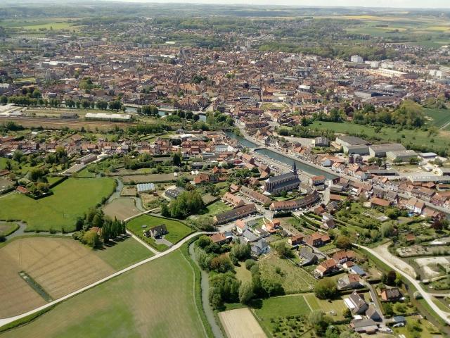 Luftaufnahme Stadt Marais Saint Omer