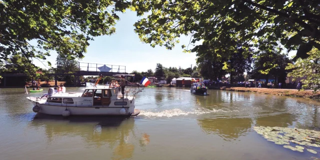 Bassin des 4 Faces 2010 AIRE-SUR-LA-LYS © Photo Carl - Office de Tourisme de la Région de Saint-Omer (1) © Photo Carl - Office de Tourisme de la Région de Saint-Omer (1)